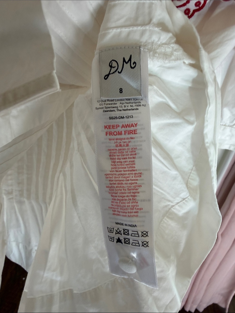 ADORABLE! Damson Madder White Cotton Blouse with Red Embroidered Collar - Picture 3 of 9
